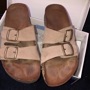 White mountain beige footbed sandals